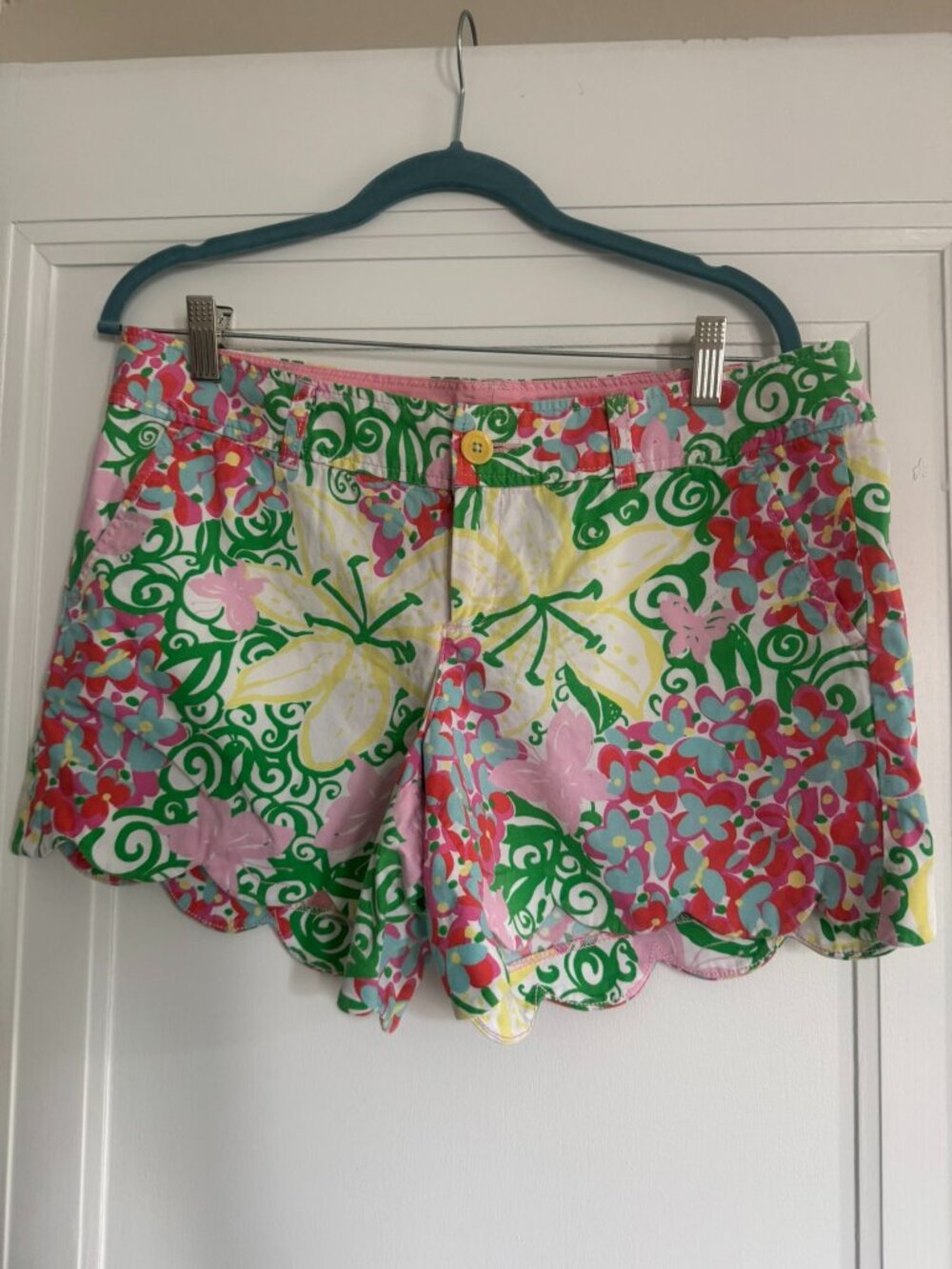 Lilly Pulitzer Buttercup Short Scallop Hem Size 10